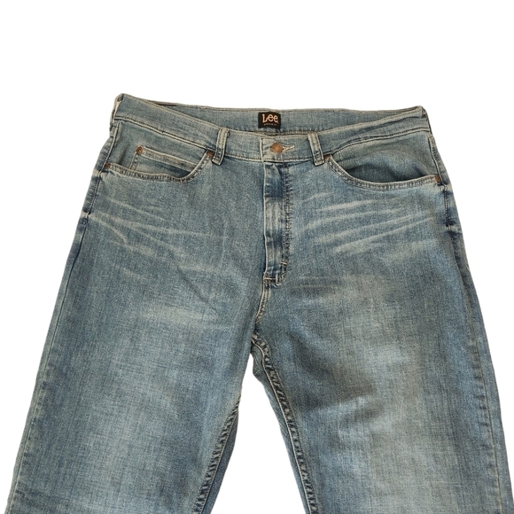 LEE Men's Regular Fit Medium Wash Denim Blue Jeans Size 36x34 - Picture 2 of 16